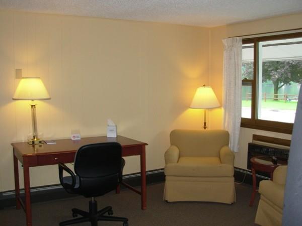 Red Carpet Inn On The Lake - Oneonta Δωμάτιο φωτογραφία