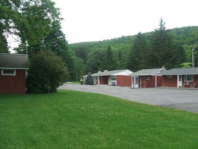 Red Carpet Inn On The Lake - Oneonta Εξωτερικό φωτογραφία