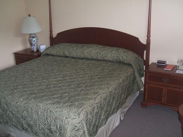 Red Carpet Inn On The Lake - Oneonta Δωμάτιο φωτογραφία