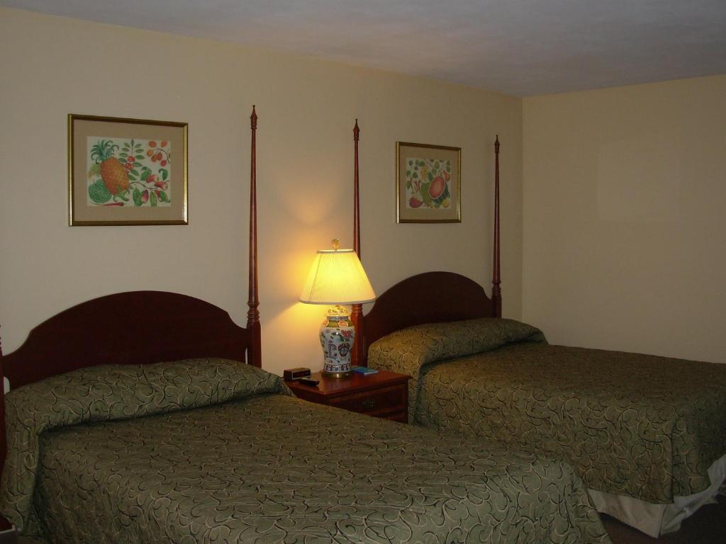 Red Carpet Inn On The Lake - Oneonta Δωμάτιο φωτογραφία