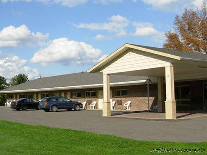 Red Carpet Inn On The Lake - Oneonta Εξωτερικό φωτογραφία