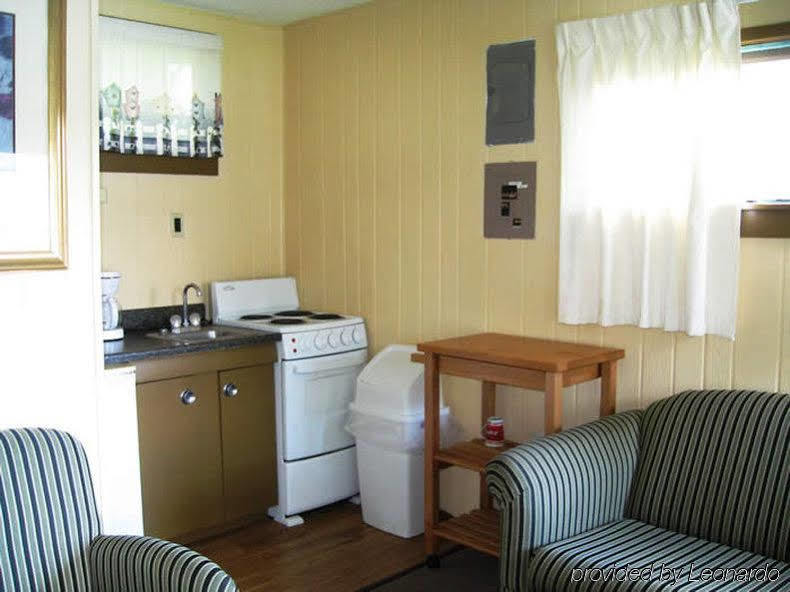 Red Carpet Inn On The Lake - Oneonta Εξωτερικό φωτογραφία