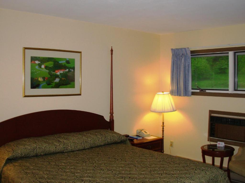 Red Carpet Inn On The Lake - Oneonta Δωμάτιο φωτογραφία