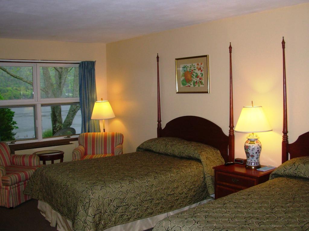 Red Carpet Inn On The Lake - Oneonta Εξωτερικό φωτογραφία