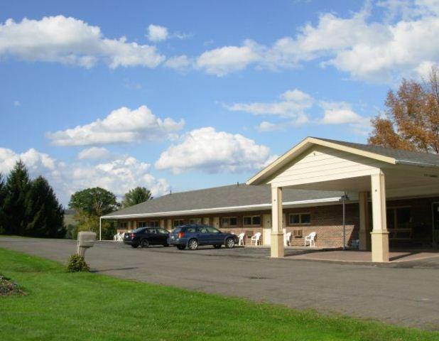 Red Carpet Inn On The Lake - Oneonta Εξωτερικό φωτογραφία
